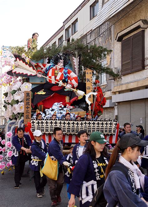 火防祭が再開 絢爛豪華な山車繰り出す 諏訪神社末社・北上｜iwanichi Online 岩手日日新聞社