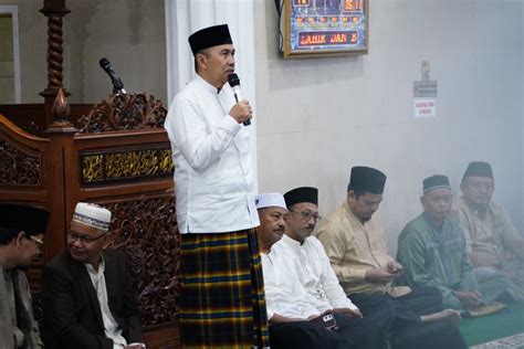 Media Center Safari Ramadan Gubernur Riau Ke Masjid Al Muqarrobin Momen