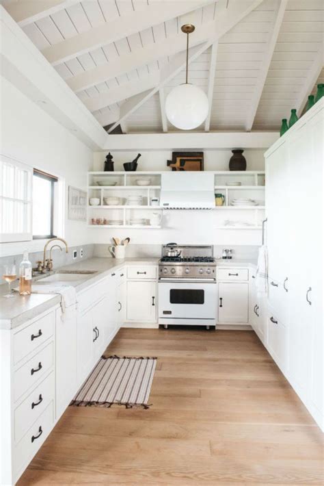 The Ultimate Must Haves For A Cozy Farmhouse Kitchen