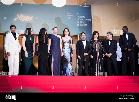 Cannes France 25th May 2024 Lily Gladstone Omar Sy Greta Gerwig