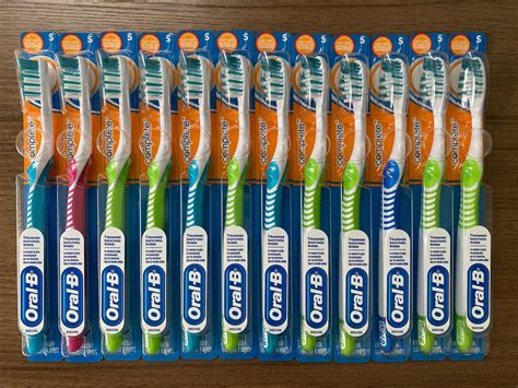 Pack Of 12 Oral B Advance Complete Deep Clean Soft Toothbrush Adult Ebay