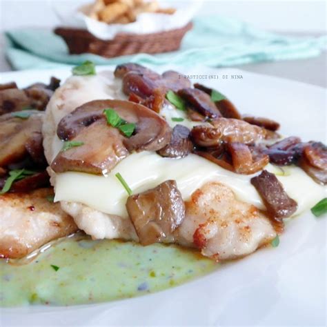 SCALOPPINE DI LONZA AI FUNGHI SU SALSA DI PISTACCHI