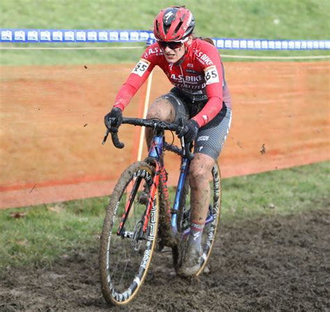 Cyclo Cross Lites Perrine Clauzel En Grande Forme