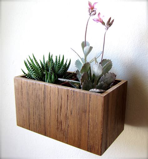 16 Minimalistic Handmade Wooden Planter Designs