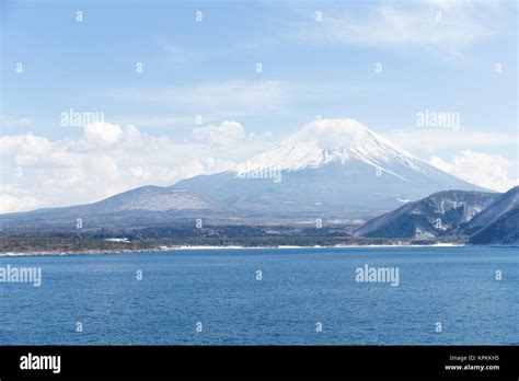 Lake and Mountain Fuji Stock Photo - Alamy