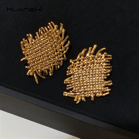 Huanzhi 2020 Retro Gold Metal Geometry Irregular Woven Texture Stud