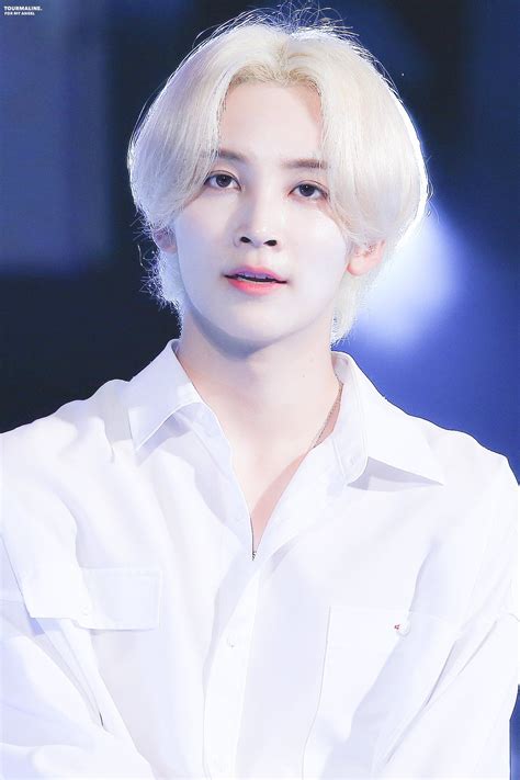 Pin On Jeonghan 윤정한