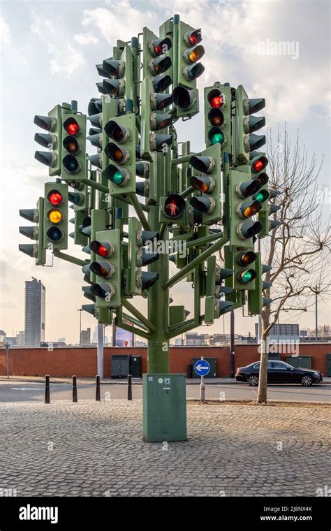 Urban Traffic Sculpture By Hi Res Stock Photography And Images Alamy