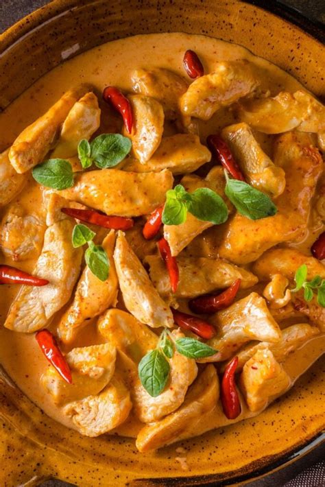 20 Authentic Thai Curry Recipes (+ Easy Dinner Ideas) - Insanely Good