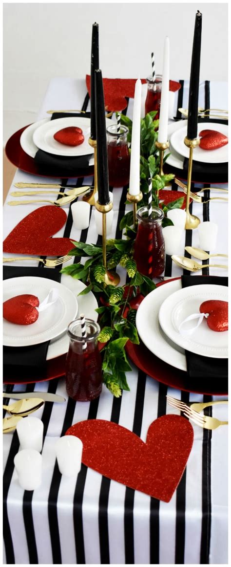 Table Setting Valentine's Day - Table Decoration