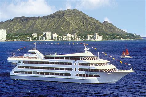 Whale Watching Cruise in Hawaii | Star of Honolulu