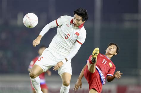 AFF Cup 2022 Chờ Văn Hậu mang cơn lốc trở lại đường biên