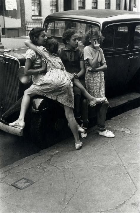 Helen Levitts New York In Pictures Helen Levitt Street