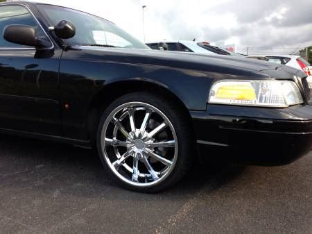 2001 Crown Victoria with 20" rims. | Gallery | Crownvic.net