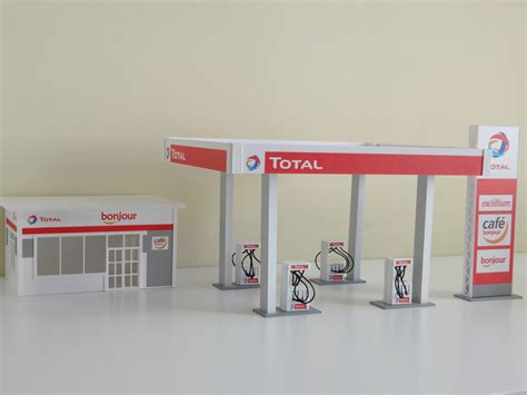 Scale 1 43 Diorama Petrol Station Model Kit Car Models Display Etsy