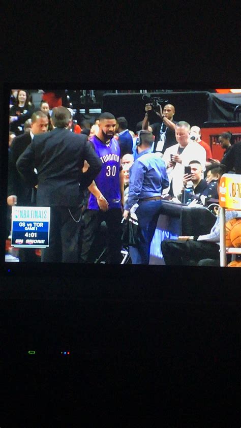 Drake repping the DELL CURRY jersey. Haaaa : r/torontoraptors