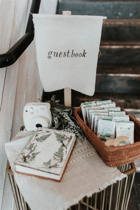 Rustic Wood Pallet Polaroid Wedding Decor Hi Miss Puff