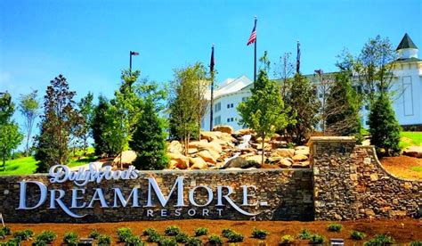 Dollywood’s DreamMore Resort & Spa - Theme Park Commandos