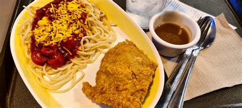 Jollibee chicken and spaghetti : r/PHFoodPorn