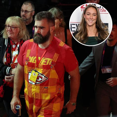 Kylie Kelce Trolls Husband Jason Kelce’s ‘Three Dance Moves’ at Super Bowl Afterparty