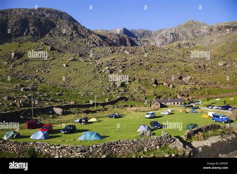 Wales, Gwynedd, Snowdonia national park, camping site, mountains Stock ...