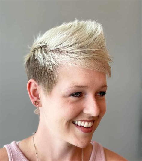 41 Eye Catching Blonde Pixie Cut Ideas To Show Your Stylist Artofit