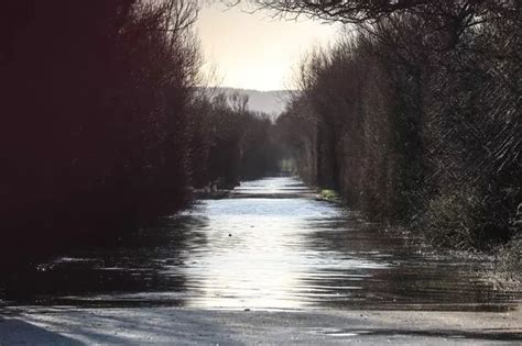 M5 warning as flood alerts issued along Somerset coastline - Somerset Live