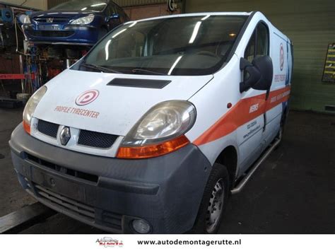 Renault Trafic New 1 9 DCi 100 16V Schrottauto 2005 Granit