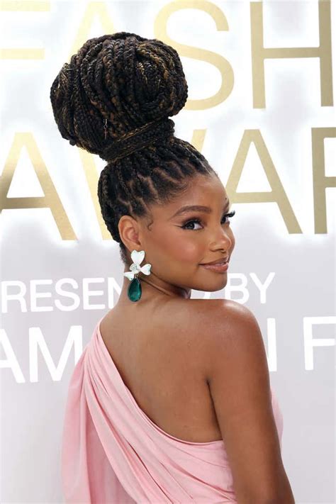 Even More Ways Chloe And Halle Bailey S Locs Were Styled