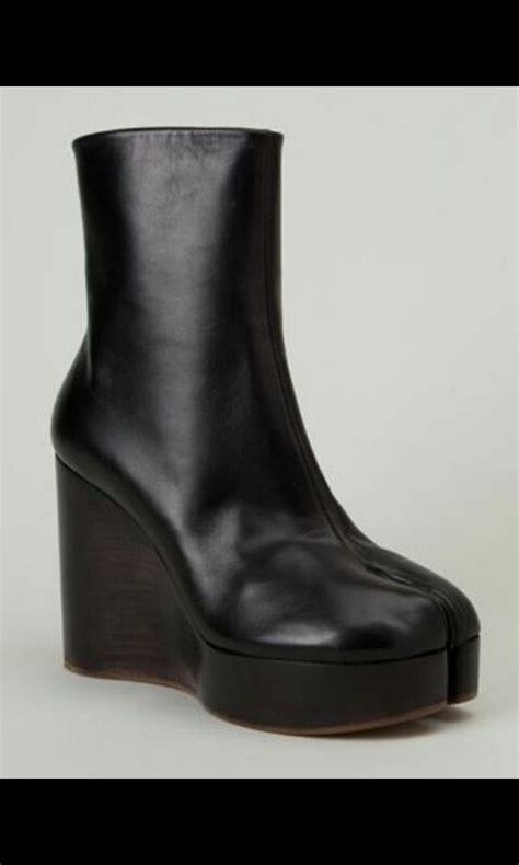 Margiela Jikatabi boots | Tabi boots, Boots, Black platform wedges