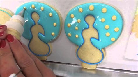 How To Decorate A Peacock Cookie Youtube