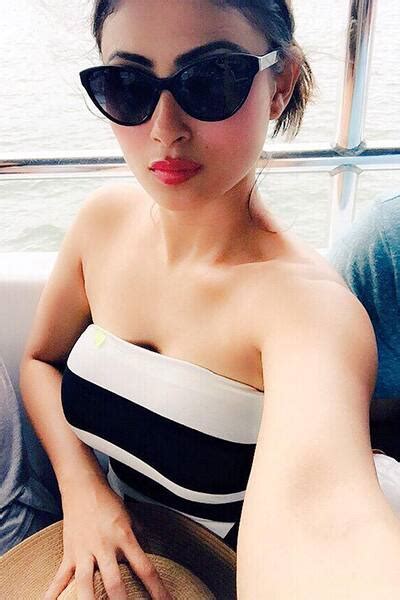 Mouni Roy Hot Sexy Photos