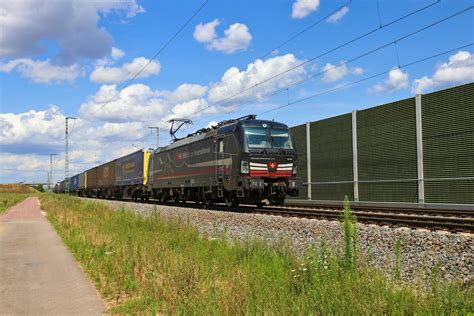 Sbb Cargo International Siemens Vectron Mit Klv Zug In Auggen