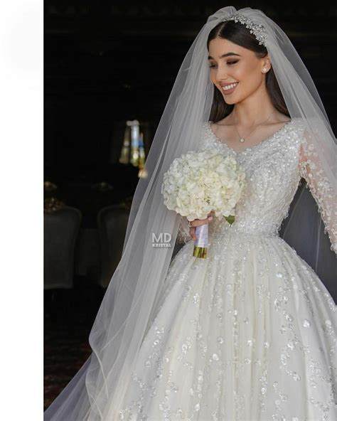 Bride Sparkly White Wedding Dress And Veil Wedding Dress Long Sleeve