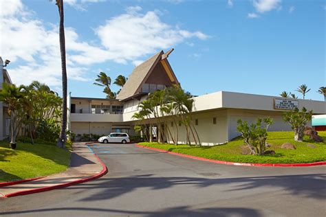 Maui Beach Hotel in Kahului - Hotels and Condos - Maui Hawaii