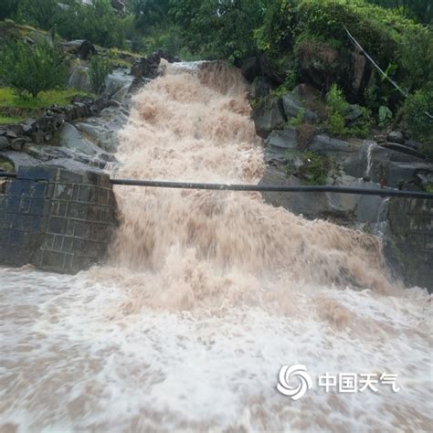 云南昭通绥江雨势不停 山洪、山体滑坡齐发 高清图集 中国天气网