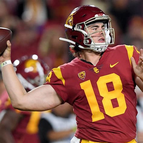 Usc Qb Jt Daniels Carted Off Field Vs Fresno State With Apparent Knee