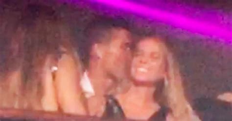 El Coqueteo De Cristiano Ronaldo Con Una Bella Rubia En Un Club