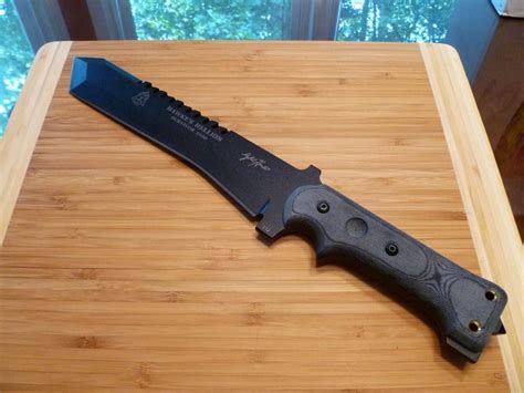 Best Survival Knife Knifeup