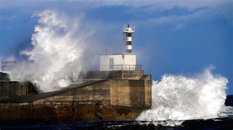 Un Temporal De Viento Olas Y Lluvia Afecta A Casi Toda Espa A