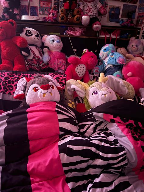 Bites-a-Lot Bat – Tiny Teeth