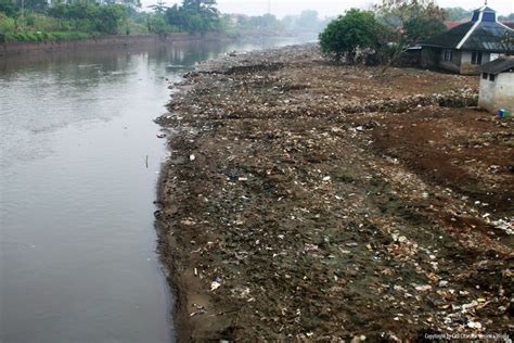 MG 0918 Sedimentasi Di Sungai CItarum Foto Diambil Di Da Flickr