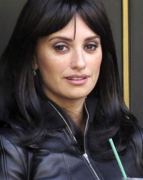 Eye Makeup for Heavy Lidded Eyes: Penelope Cruz's Purple Eyeliner | Glamour