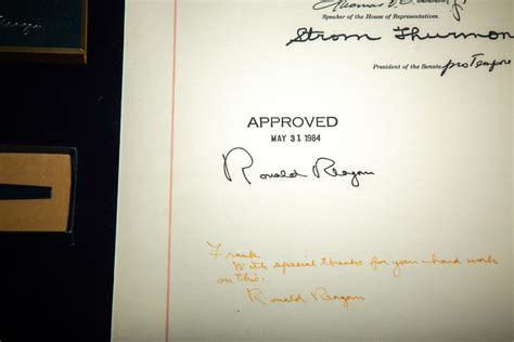 Presidential Bill Signing Pen - The First Edition Rare Books