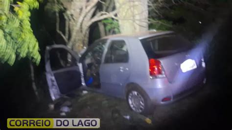 Homem Morre E Mulher Fica Ferida Após Carro Bater Contra árvores Na Pr