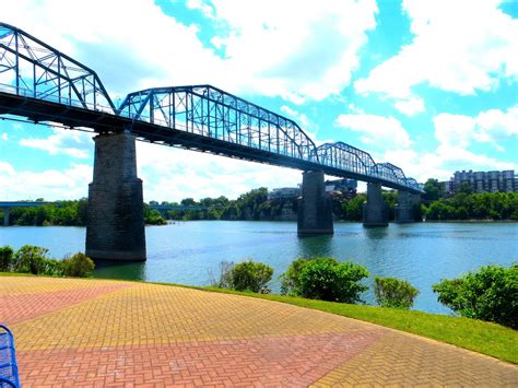 Chuck's Adventures: Biking Chattanooga's Riverwalk Trail