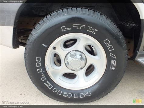 2001 Ford Explorer XLT Wheel And Tire Photo 62601012 GTCarLot