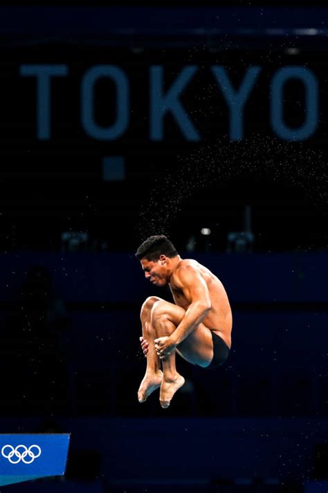 Kawan Pereira avança à semifinal da plataforma 10m dos saltos