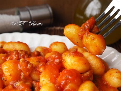 Gnocchi Con Sugo Alla Salsiccia Ptt Ricette