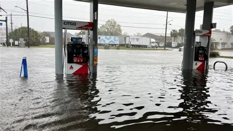 Storm unleashes heavy rain, winds on Florida, South Carolina as it ...